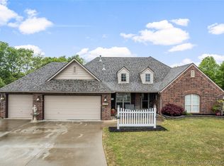 22032 Riverwood Dr, Claremore, OK 74019
