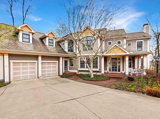 692 Springhill Ln, Cincinnati, OH 45226