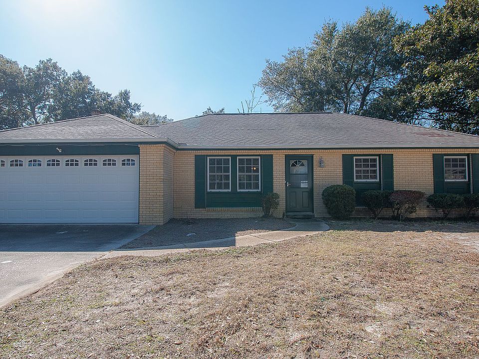1st image of 296 Oakwood Dr