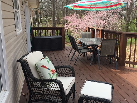 3rd image of 646 Miller Cir
