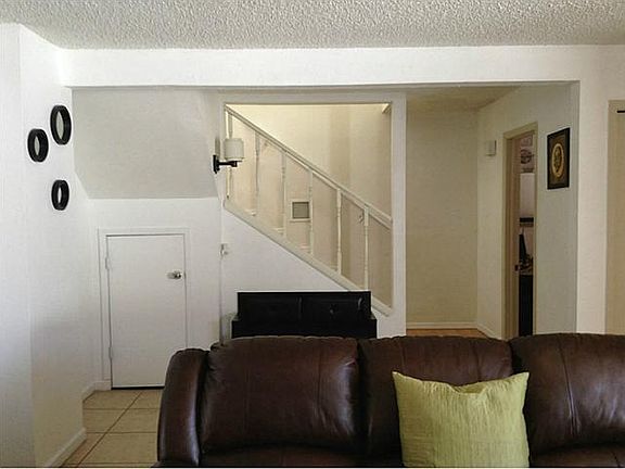 4th image of 326 Villa Canto St
