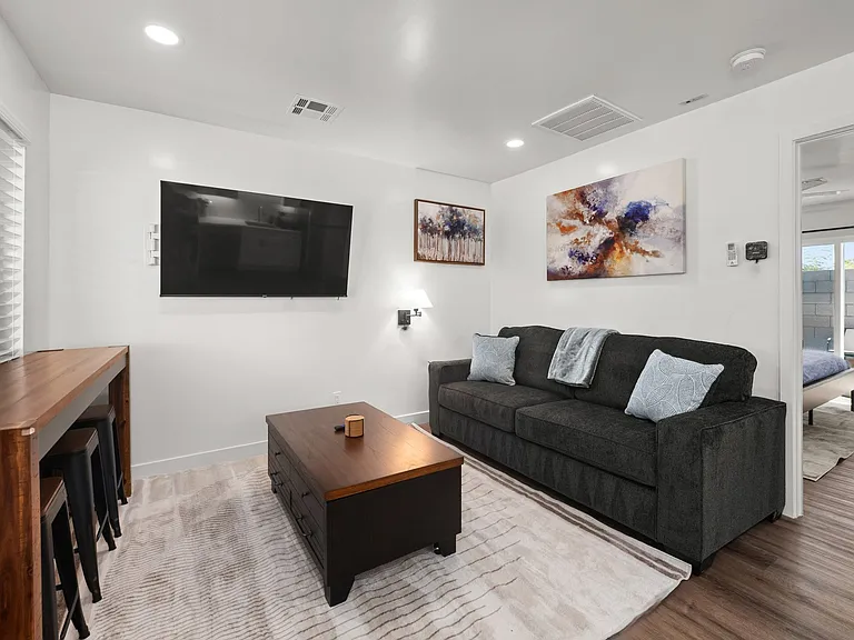 1242 E Pierce St #1 — Photo 8