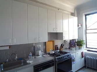 Rented by Raz Realty