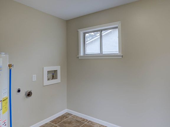 3rd image of 5928 Yarbrough Rd