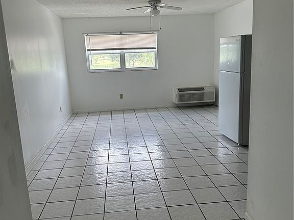 3rd image of 205 Golf Villas Ct NW