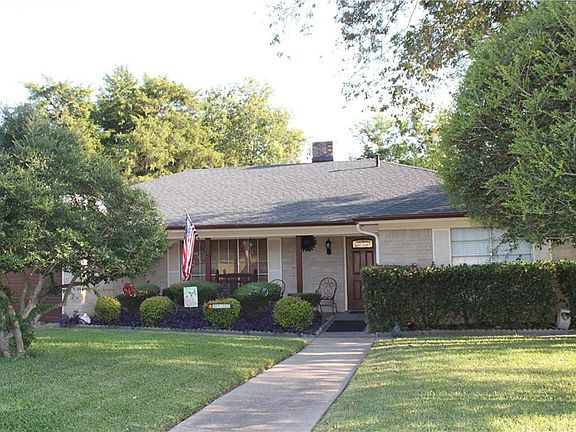 3rd image of 5800 Diamond Oaks Dr S