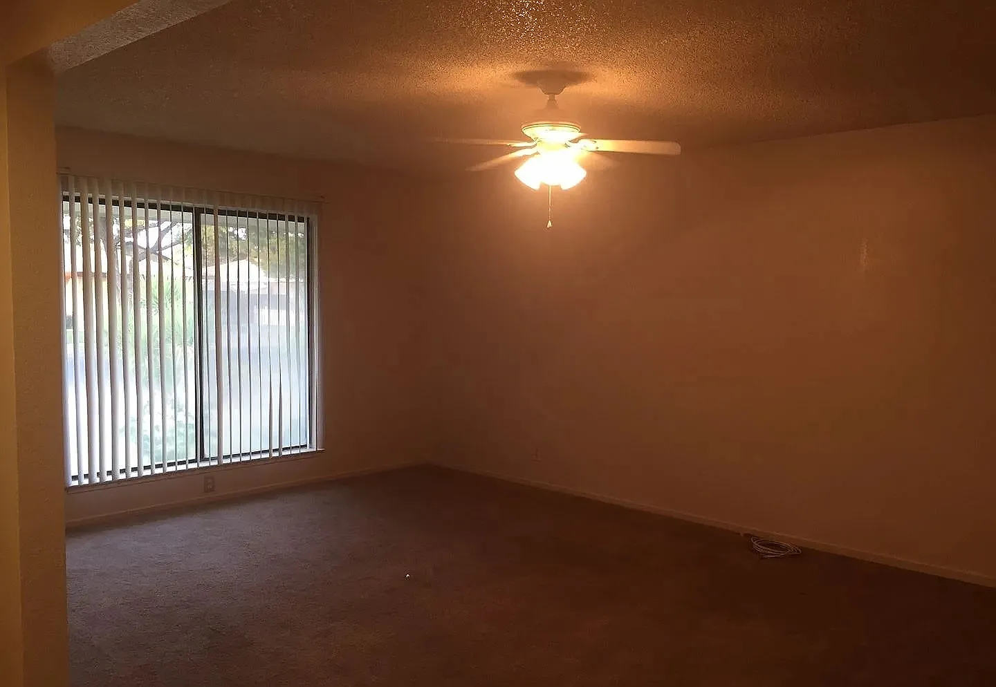 3 bed, 1752 sqft, $2,300 — Photo 2