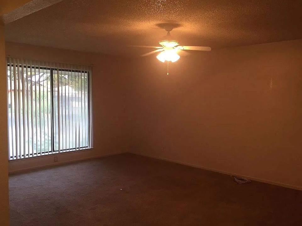 2nd image of 916 Northwood Dr