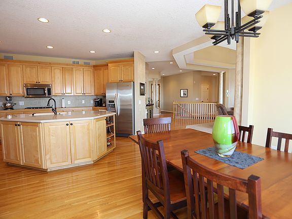 3rd image of 8925 Wedgemere Dr