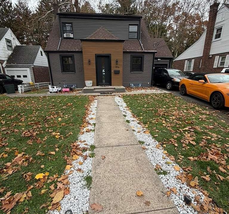 1st image of 996 Palisade Ave