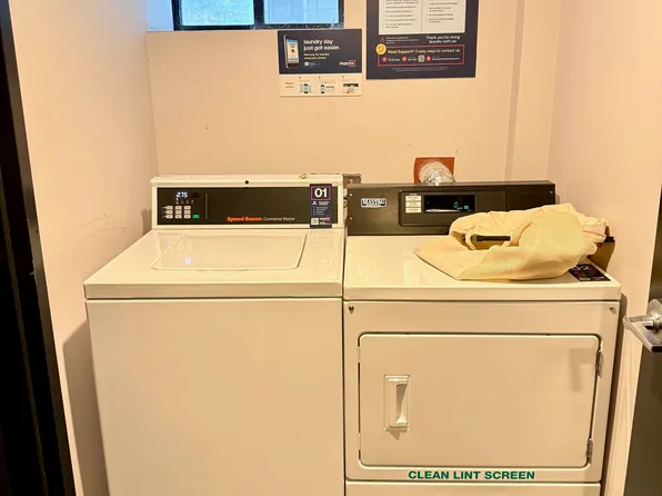 996 Carroll Street image 15 of 17