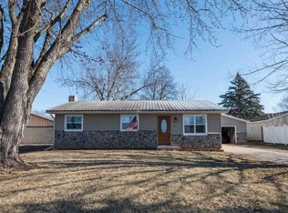 1512 Cardinal St, New London, WI 54961