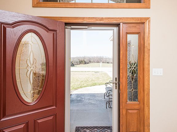 4th image of 5117 Rainbow Dr