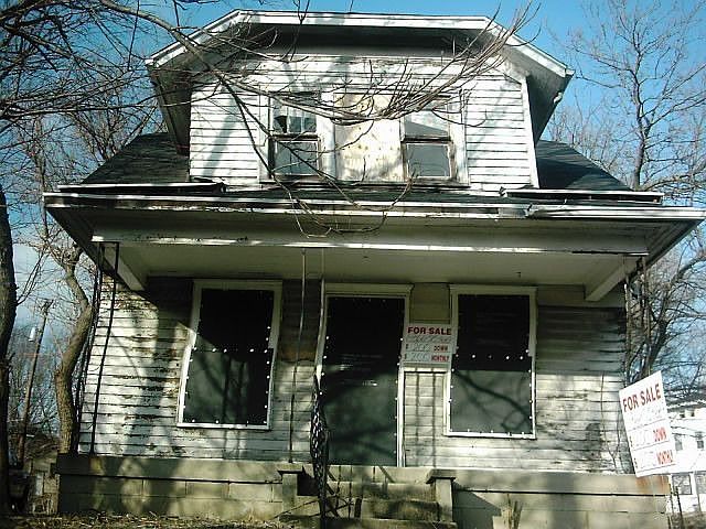 1st image of 2521 W Riverview Ave