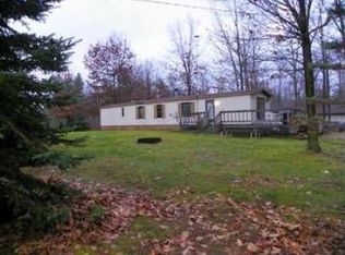 4107 Wolf Ln, Sheridan, MI 48884