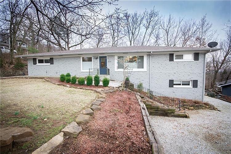1st image of 829 E Rockwood Trl