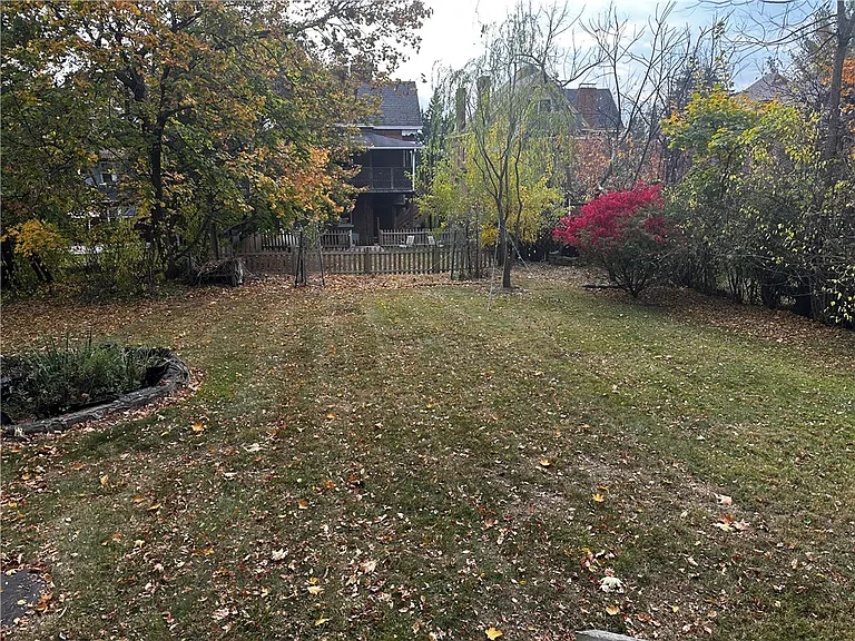 25 Grant Ave #1 — Photo 12