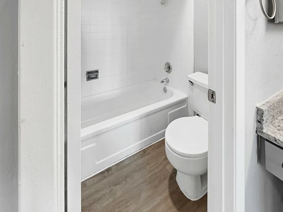 4th image of 3920 Bell St #121-R