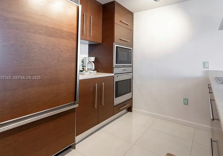 485 Brickell Ave — Photo 16