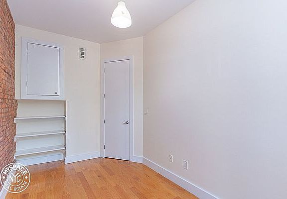 2nd image of 940 Lafayette Ave #5D