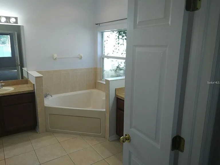 5804 Justicia Loop — Photo 15