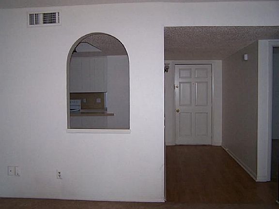 2nd image of 2924 Royal Oaks Dr
