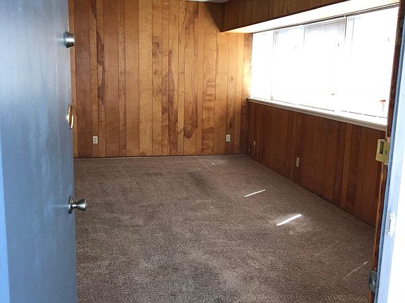 4th image of 1065 Diamond St
