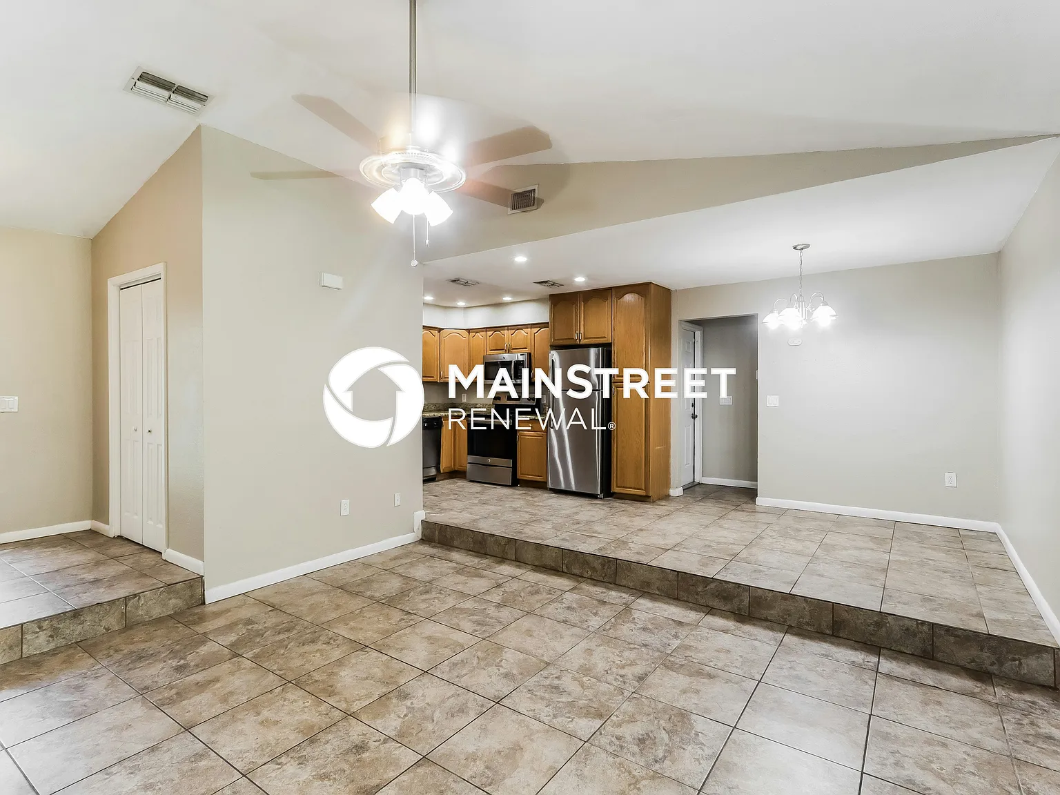2226 Maple Hill Dr — Photo 4