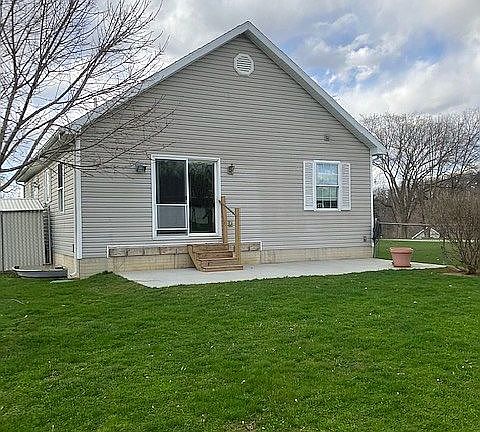 3rd image of 11521 Lakeview Dr