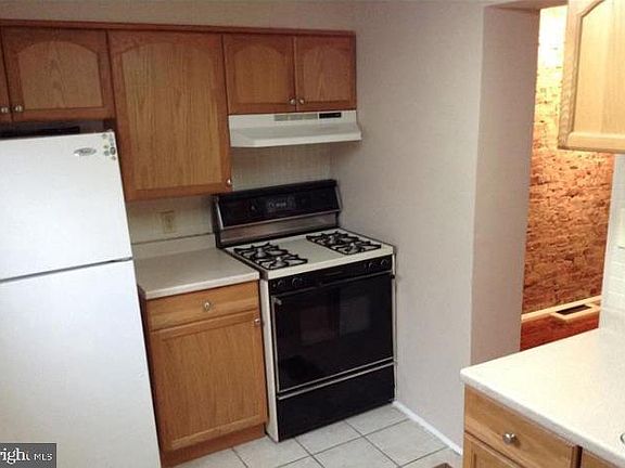 5th image of 2505 E Auburn St