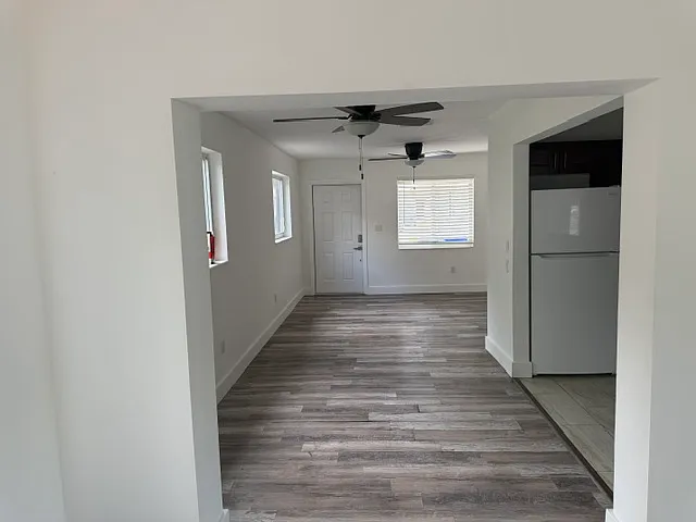 2776 SW 31st Pl — Photo 6