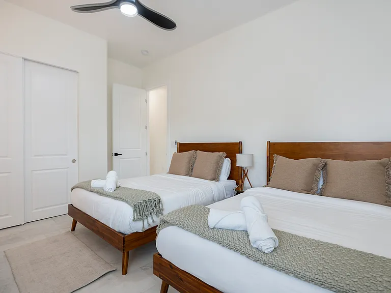 5049 E Shaw Butte Dr — Photo 10