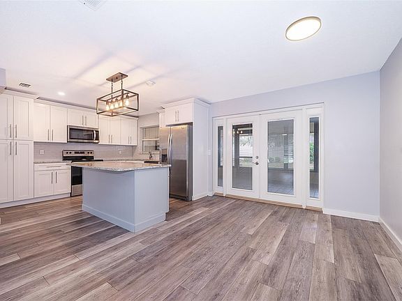 5th image of 7509 Laurel Springs Dr