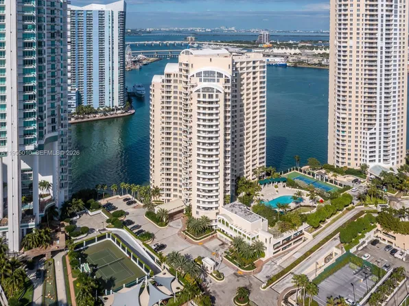 888 Brickell Key Dr APT 210, Miami, FL 33131