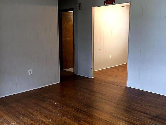 5th image of 24 Kenalcon Dr