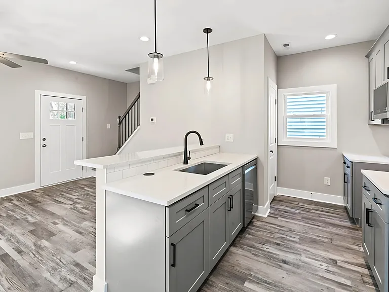 1107 Simmons St — Photo 15