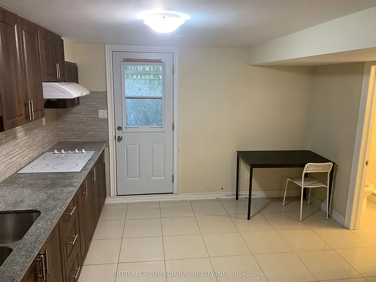 5 Coventry Ct #BASEMENT — Photo 4