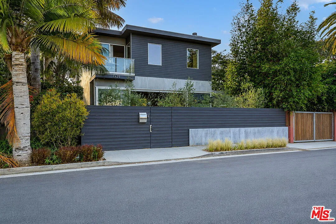 3 bed, 2.5 bath, 2966 sqft, $15,000 — Photo 1