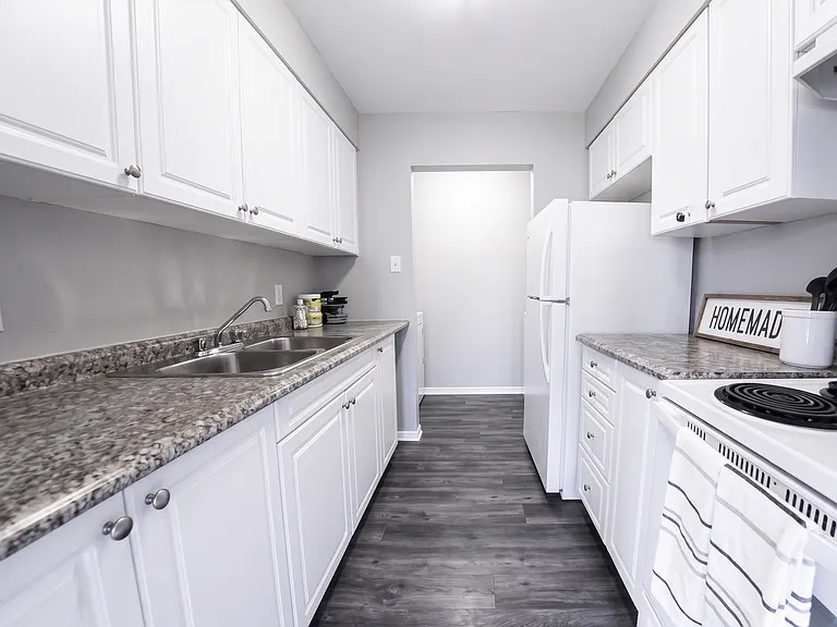 201 Erb St W — Photo 1