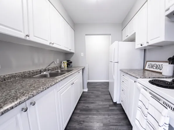 Erb Court Apartments - Choose your rent level - Call for Details - All utilities