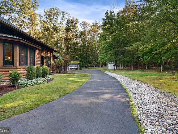 3rd image of 4791 Wintergreen Ct