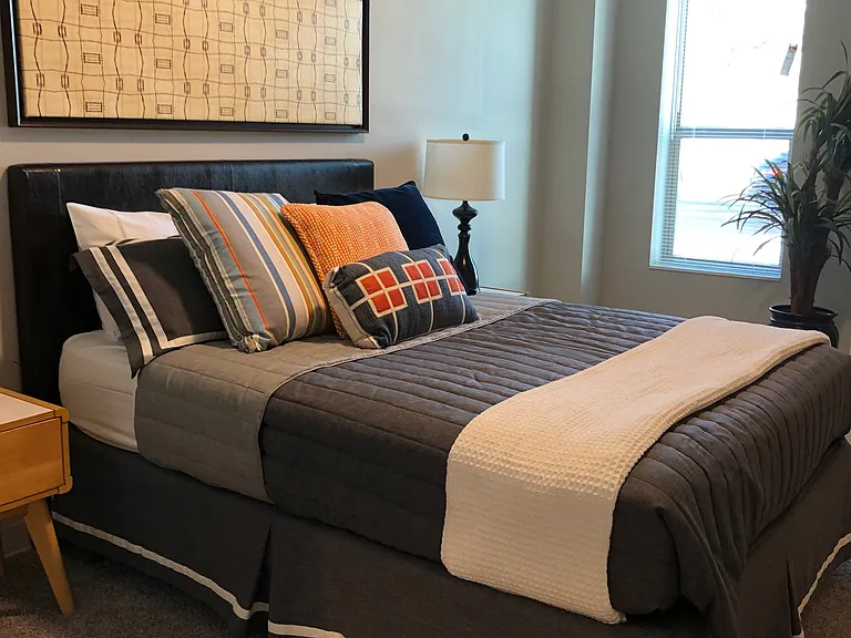 1845 University Ave W #E402 — Photo 6