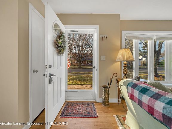 3rd image of 1234 N Magnolia Ave