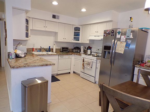 2nd image of 1548 N Sunflower Ct