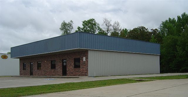 1st image of 203 Plaza Blvd