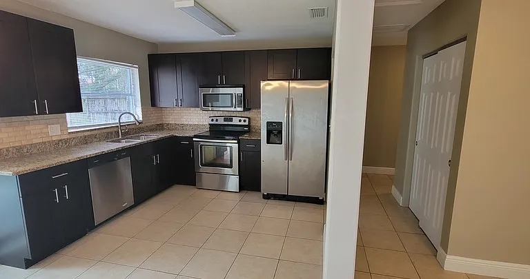 6430 Polk St — Photo 4