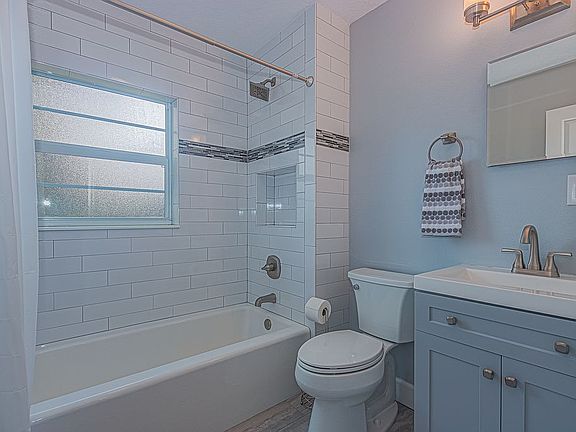 2nd image of 602 E Pennsylvania Ave