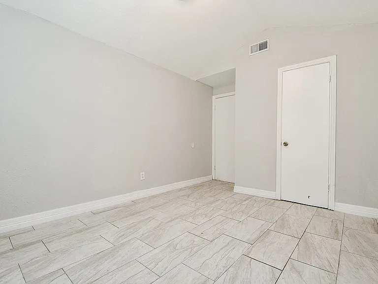 5811 Greencraig Dr — Photo 19