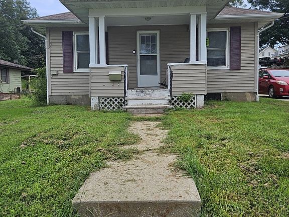2nd image of 1103 Bluff St