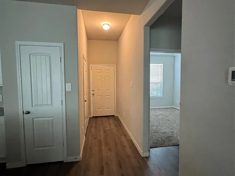 305 Black Bear Dr — Photo 4